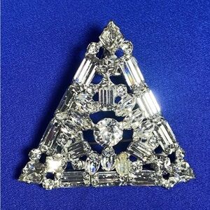 VINTAGE Clear Rhinestone Triangle Brooch w/ Baguettes – PAT 966743 Mid-Century